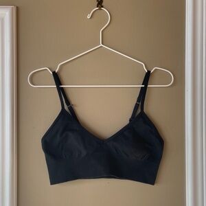 Lululemon Black Sports Bra - Size 6